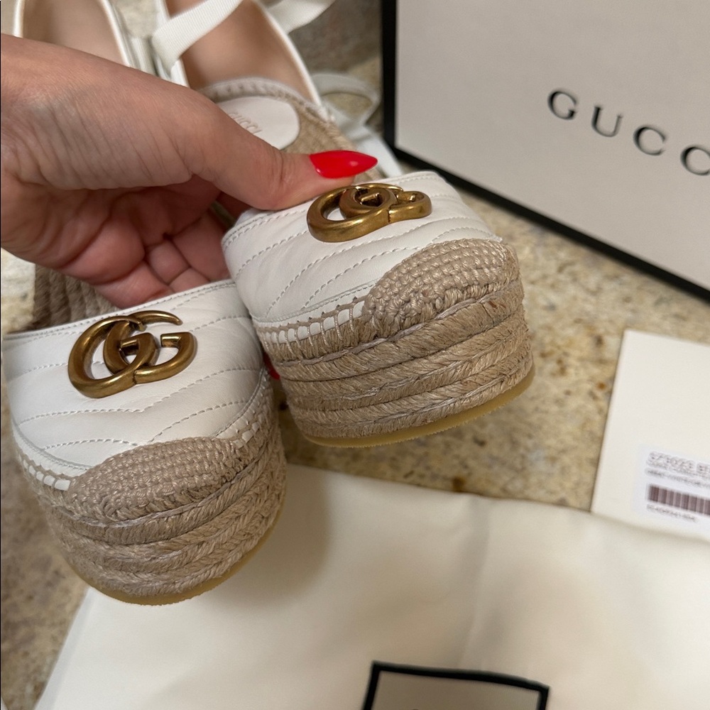 NEW GUCCI White Leather Marmont GG Charlotte Espadrille Wedge Sandals 38.5 - Picture 14 of 17
